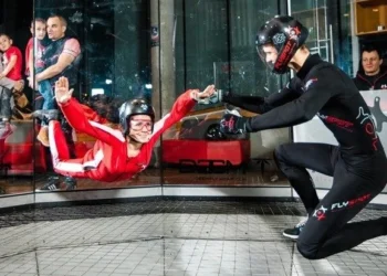 Farmy fotowoltaiczne zasilą tunele aerodynamiczne Flyspot