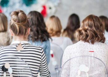 raport-deloitte-dei-roznorodnosc-women-in-the-boardroom