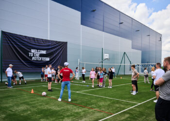 otcf-dzialania_csr-otwarcie-boiska-sportowego-w-czeladzi