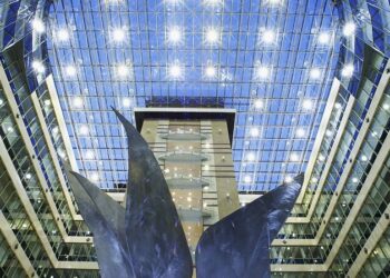 siedziba-banku-pko-bp-warszawa