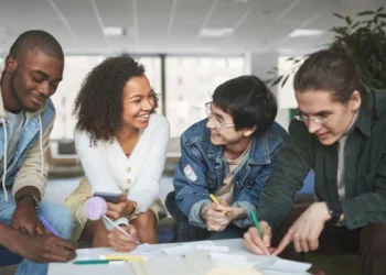 stagility-raport-deloitte