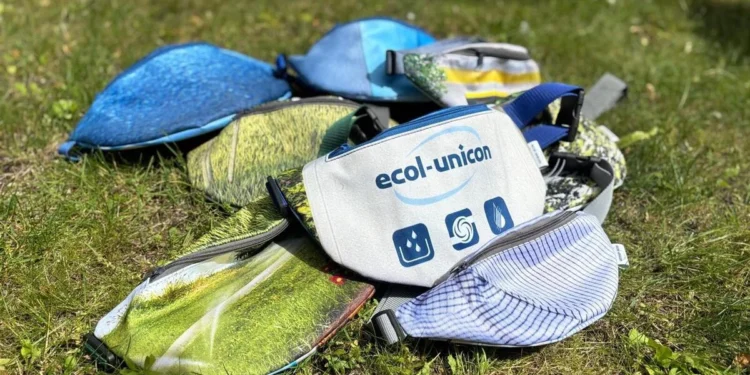 Torebki Ecol-Unicon wykonane z recyklingu niepotrzebnych  gadżetów marketingowych