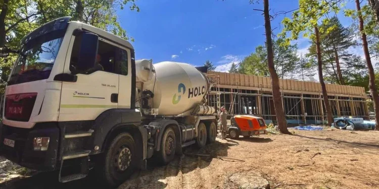 holcim-wspiera-budowe-domu-rolanda-mcdolanda