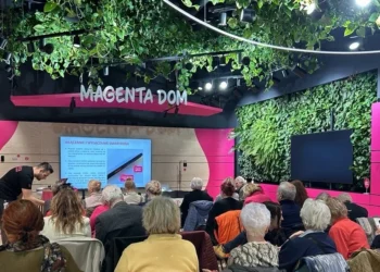 megenta-t-mobile-csr-esg