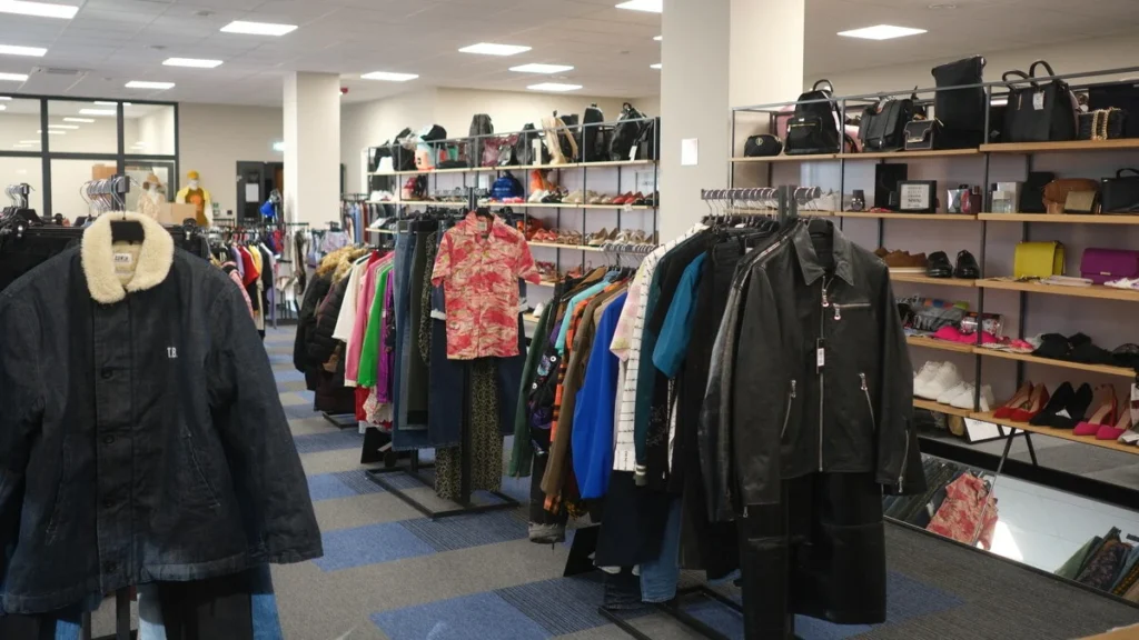 sortownia-odziezy-showroom-dsv