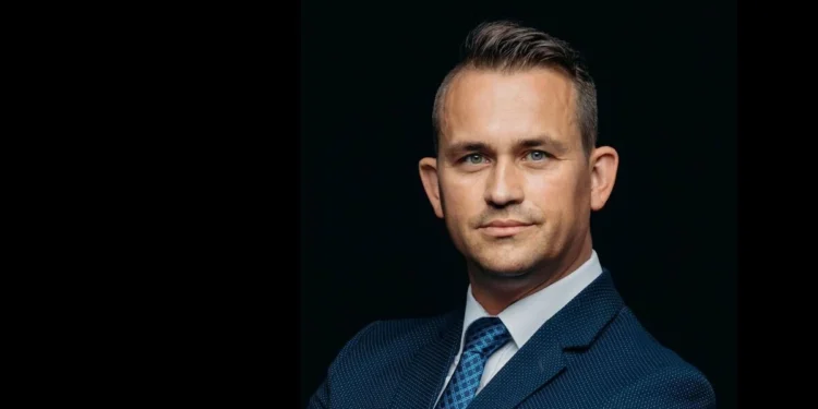 artur-owczarek-r2eko