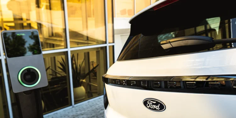 Ford_ladowarki_elektromobilnosc
