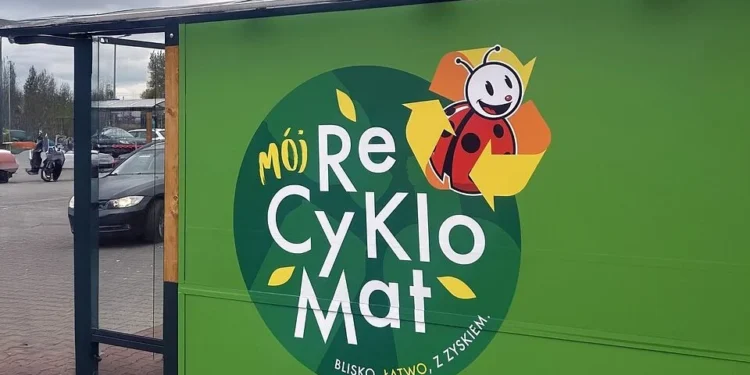 biedronka-recyklomat-system-kaucyjny