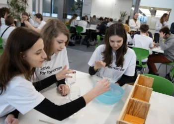 solve-for-tomorrow-samsung-csr