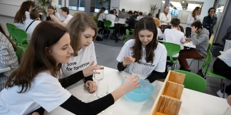 solve-for-tomorrow-samsung-csr