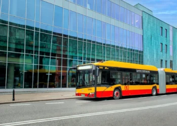warszawa-zielona-transformacja-elektromobilnosc--solaris_urbino