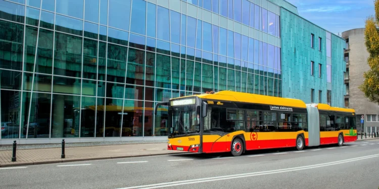 warszawa-zielona-transformacja-elektromobilnosc--solaris_urbino