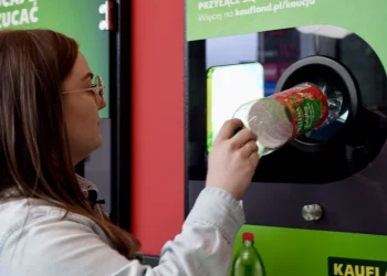 Za kulisami automatów kaucyjnych w sklepach Kaufland. Jak działa system zwrotu opakowań