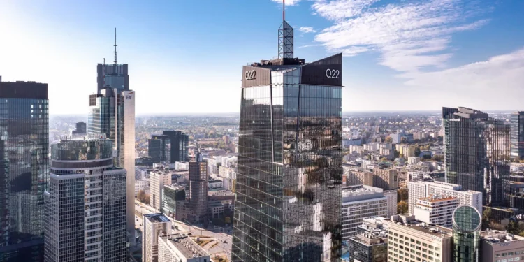 zrownowazony-biurowiec-Q22-Warszawa-CBRE