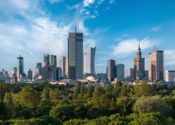 raport-trendy-w-branzy-noeruchomosci-2026-uli-pwc