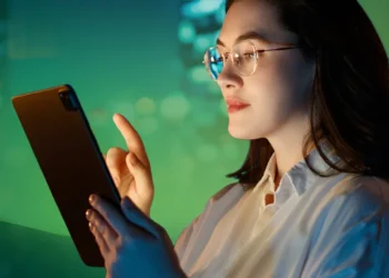 schneider-electric-raport-transf