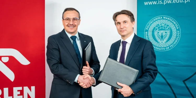 Porozumienie o współpracy między Orlenem i Politechniką Warszawskiej w zakresie rozwoju OZE