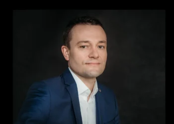 Jarosław-Bańda-Lighthouse-Edelman