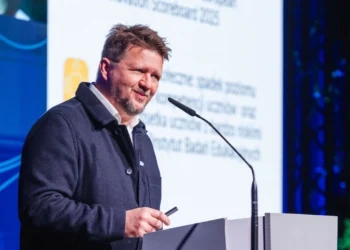 piotr-nieznanski-code-for-green