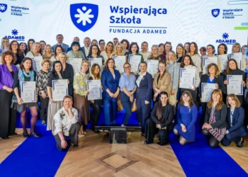 adamed-wspierajaca-szkola-csr