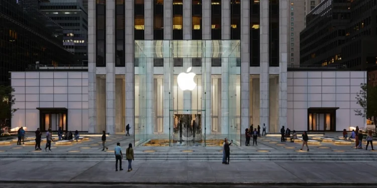 Apple-Fifth-Avenue