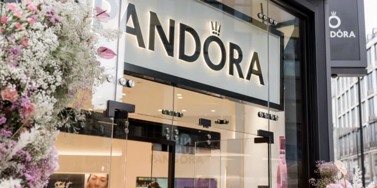 Pandora Store Oxford Street (1)