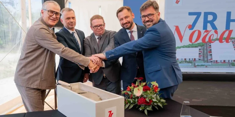 hub-nowa-huta-krakow-7r